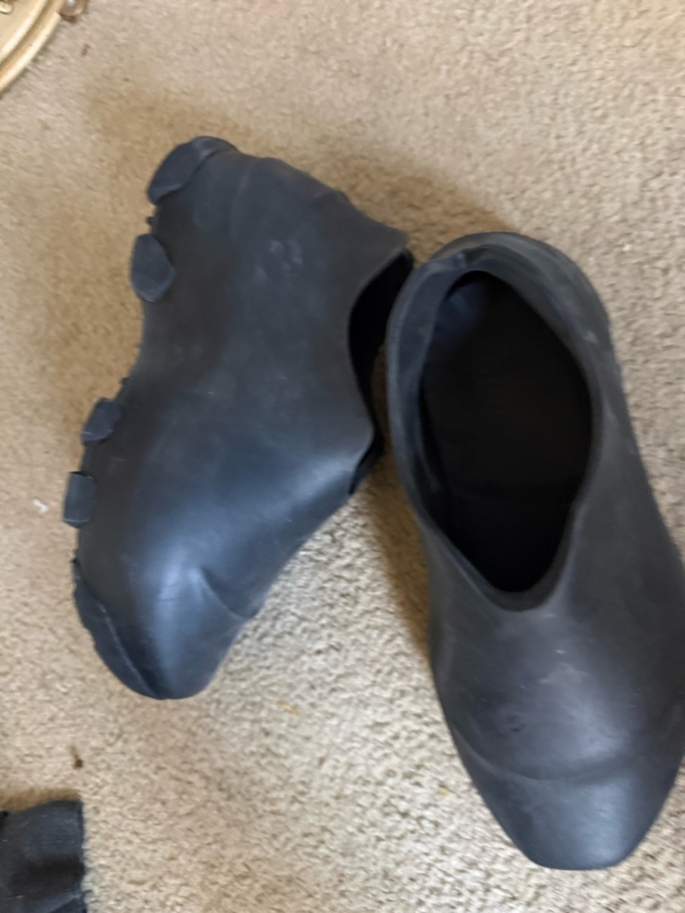 Givenchy Monumental Mallows